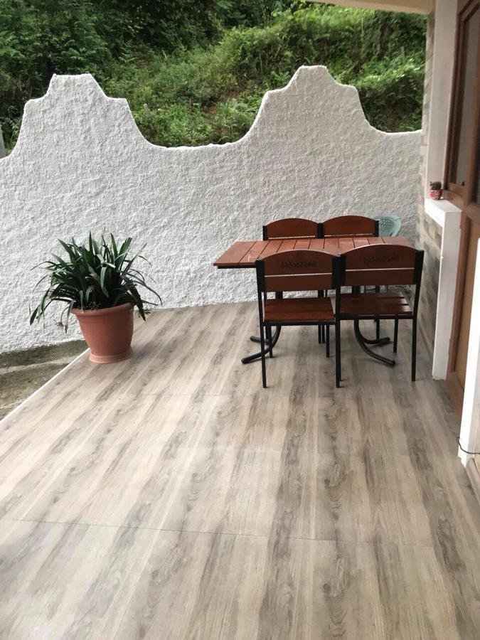 Lela'S Guest House Μπατούμι Εξωτερικό φωτογραφία